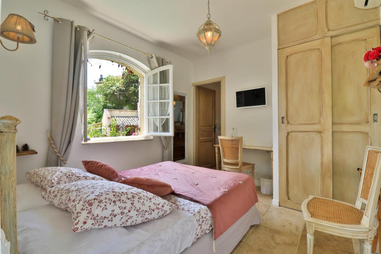 Le Mazet De Tourrettes Bed and Breakfast Εξωτερικό φωτογραφία