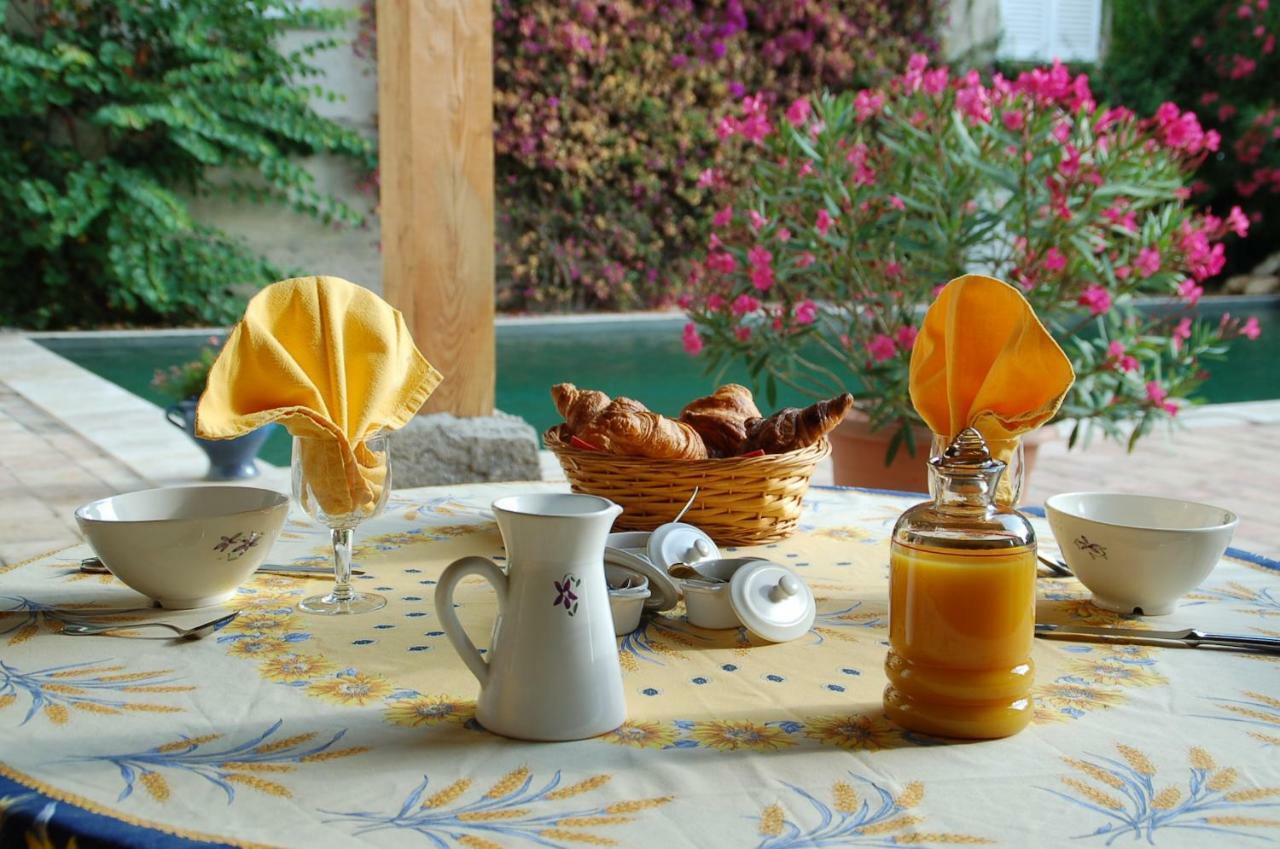 Le Mazet De Tourrettes Bed and Breakfast Εξωτερικό φωτογραφία