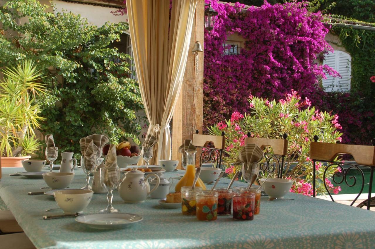 Le Mazet De Tourrettes Bed and Breakfast Εξωτερικό φωτογραφία