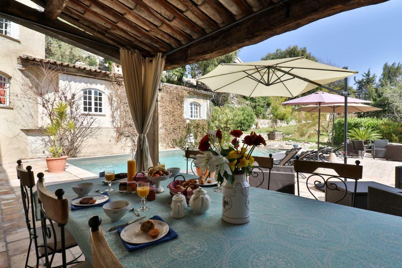 Le Mazet De Tourrettes Bed and Breakfast Εξωτερικό φωτογραφία